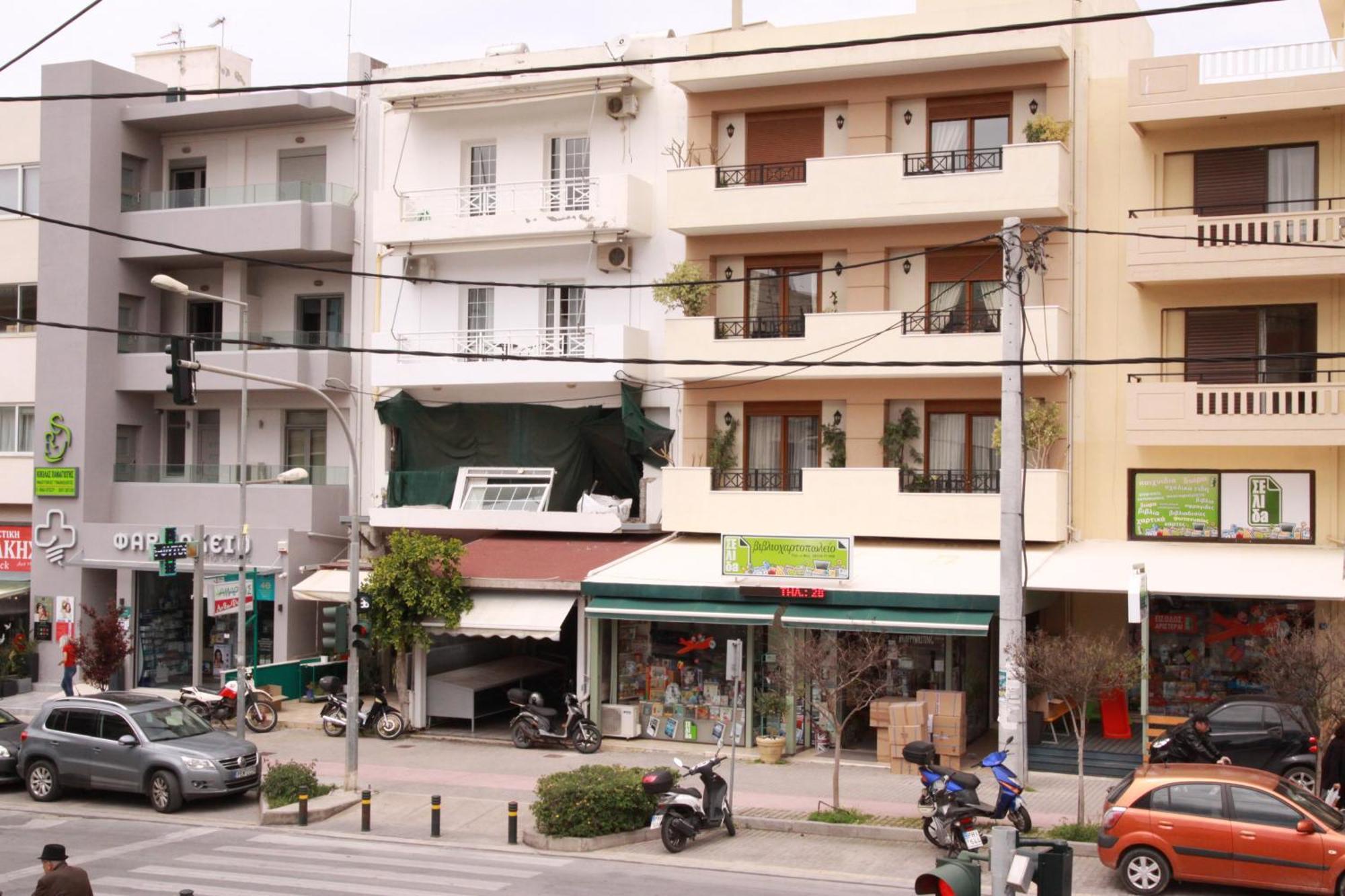 Tres Jolie - Stylish Cityheart Apartment 罗希姆诺 外观 照片
