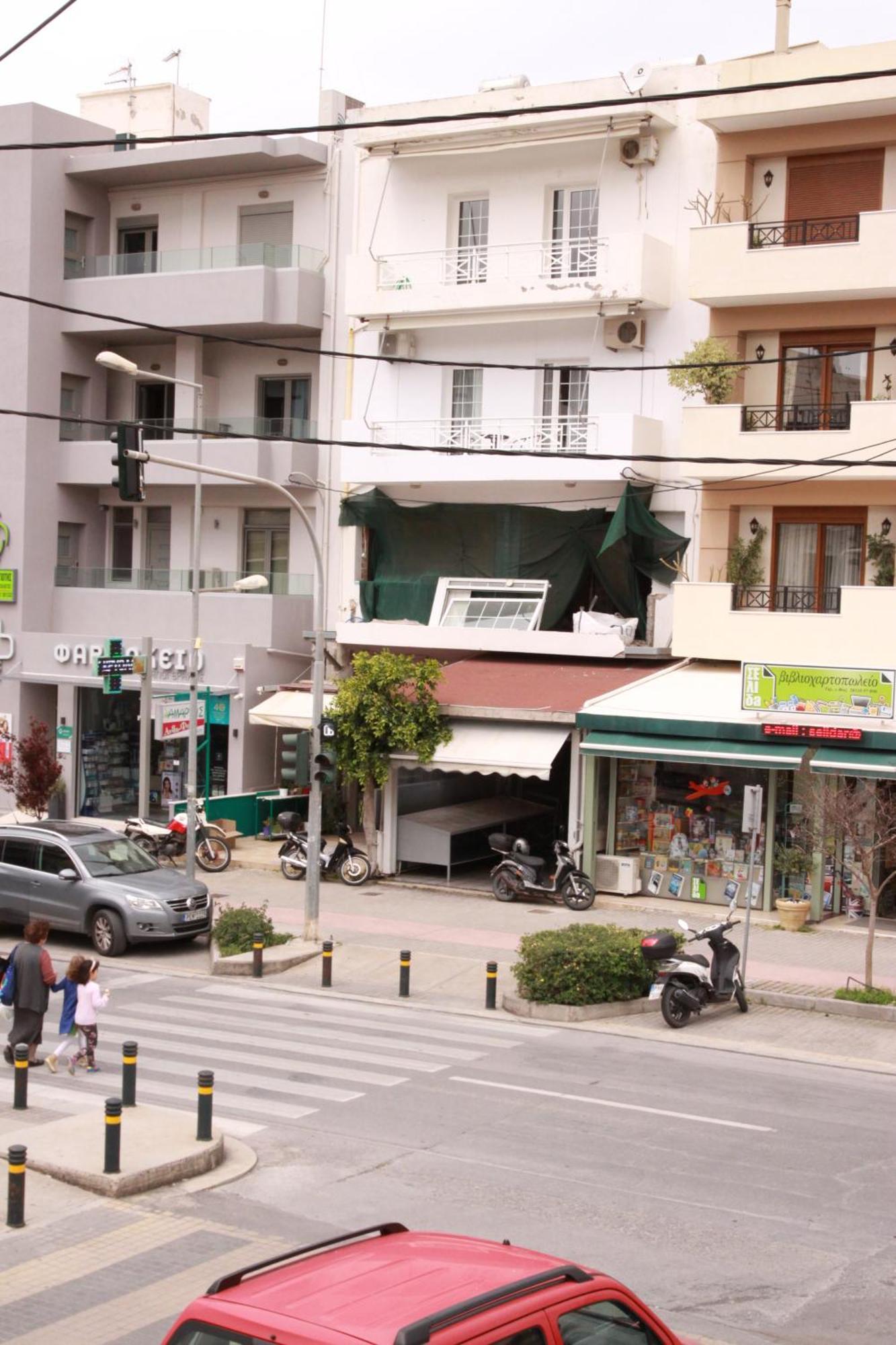 Tres Jolie - Stylish Cityheart Apartment 罗希姆诺 外观 照片