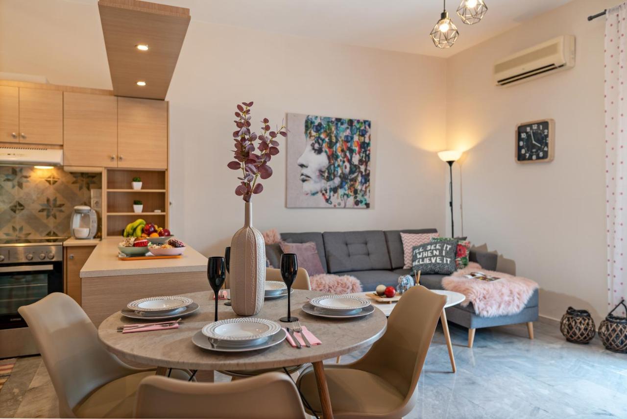 Tres Jolie - Stylish Cityheart Apartment 罗希姆诺 外观 照片