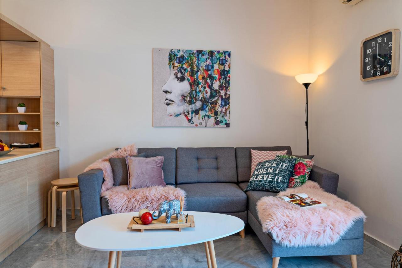 Tres Jolie - Stylish Cityheart Apartment 罗希姆诺 外观 照片