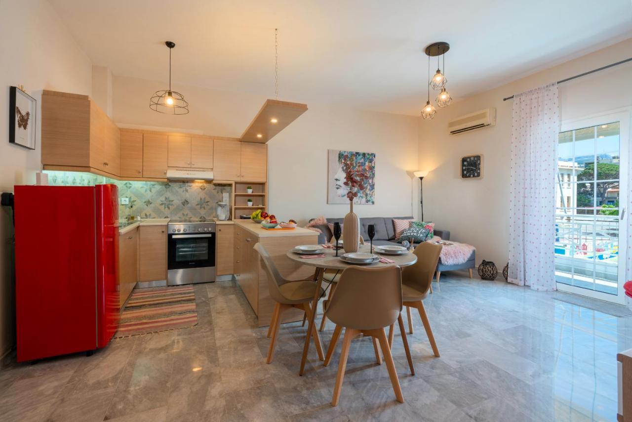 Tres Jolie - Stylish Cityheart Apartment 罗希姆诺 外观 照片